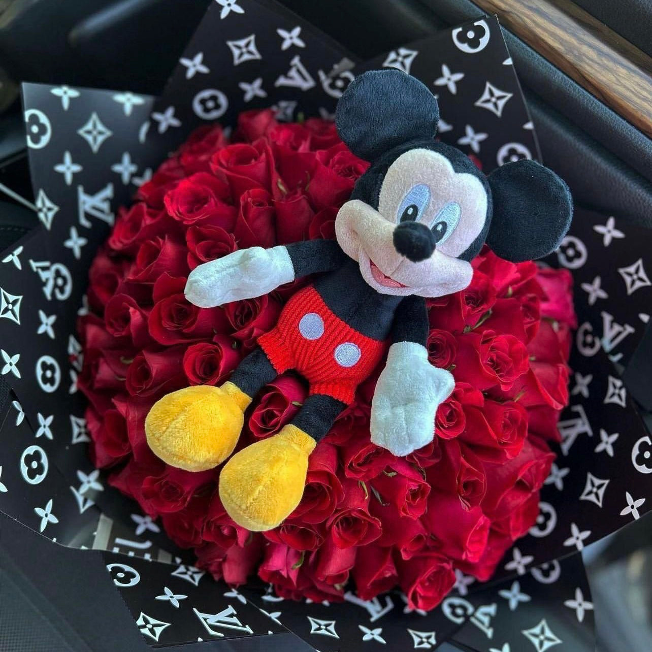 100 Fine reds Mickey Mouse💝